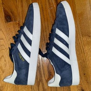 Adidas gazelle navy sneakers